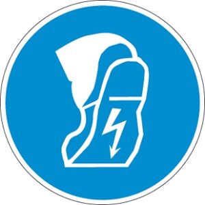 Vezetőtalpú cipő használata kötelező!