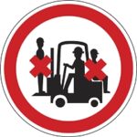 Személyt szállítani tilos!