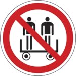 A kocsin utazni tilos!